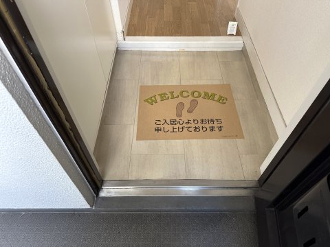 ハッピーコート駅南大路の玄関