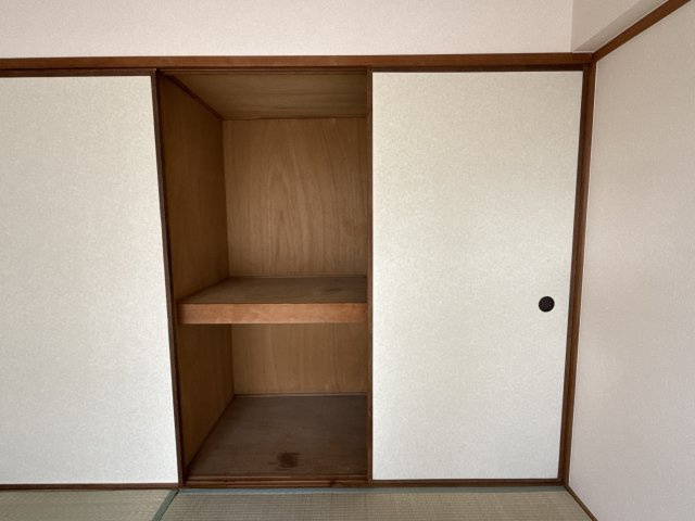 ハッピーコート駅南大路の収納