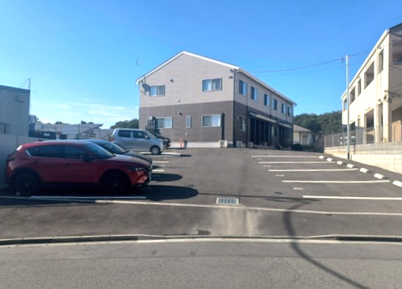 セラスの駐車場|敷地内に駐車場12台分ございます！