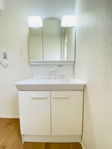 よかタウン／菊池郡大津町下町３期／４号棟の独立洗面台