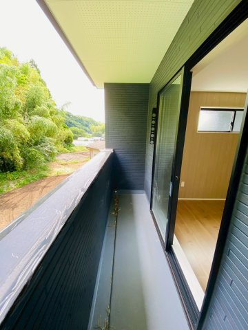 よかタウン／菊池郡大津町下町３期／４号棟のバルコニー
