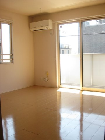 アルページュの居間・リビング