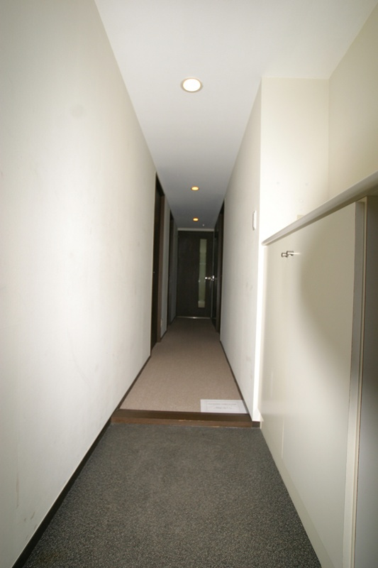 モアクレスト船橋三咲の玄関