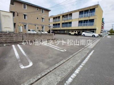 【駐車場】 | ルミエール朝生田