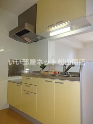 【キッチン】 | ルミエール朝生田