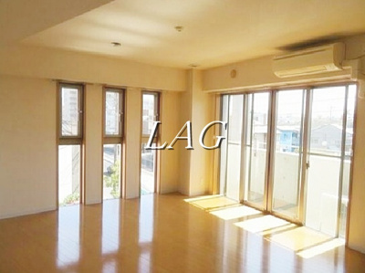 【居間・リビング】 | ポポラーレイワイ | 洋室のお部屋です。