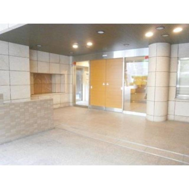 パークアクシス四谷ステージのエントランス|落ち着いたエントランスです