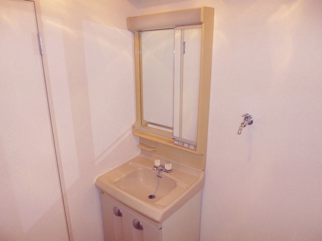 ロジュマン西尾久の洗面所|独立洗面台もあります！