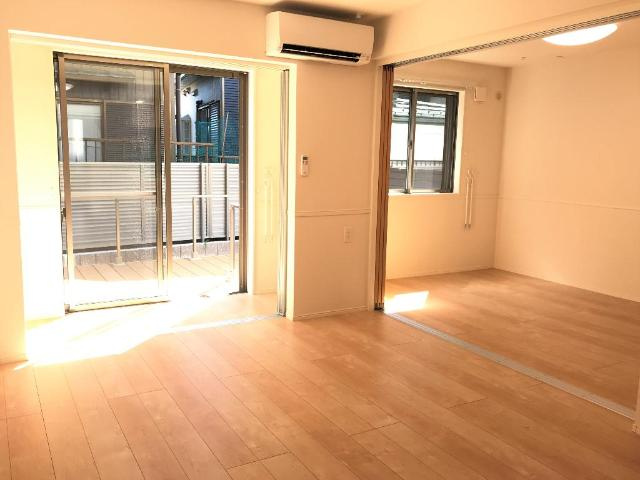 エターナルの居間・リビング|室内