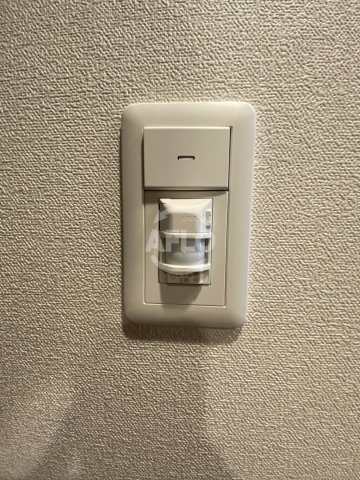プレサンス南堀江の設備|プレサンス南堀江　人感センサー