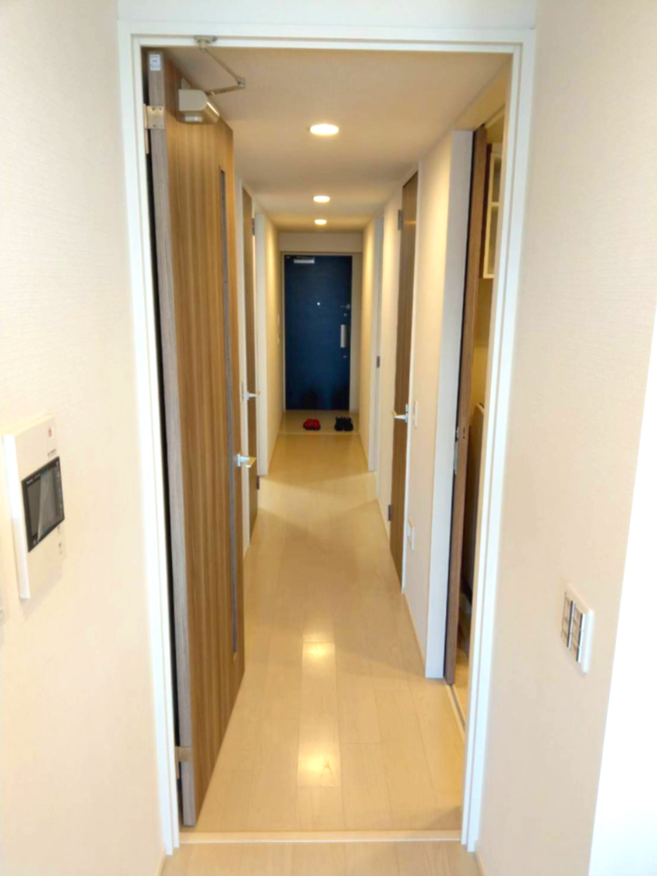 ウエリス光明池 3LDK 10階の玄関|シンプルで使いやすい玄関です