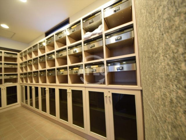 アーバンエース上本町パルのその他共用部分|アーバンエース上本町パル　ポスト、クリーニング返却口