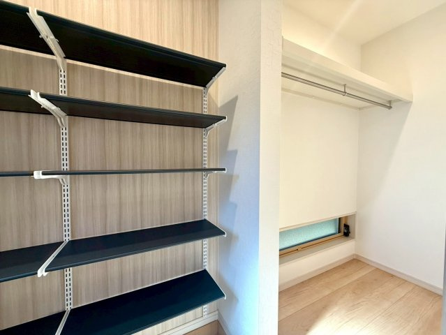 吾川郡いの町枝川4LDKの玄関|靴やコートをまとめて収納できる便利な玄関収納