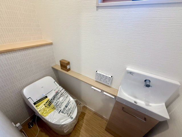 吾川郡いの町枝川4LDKのトイレ|節水型トイレ＆独立手洗い付きで快適な毎日を