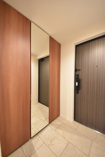 ラヴィエール千駄ヶ谷プレミアムレジデンスの玄関