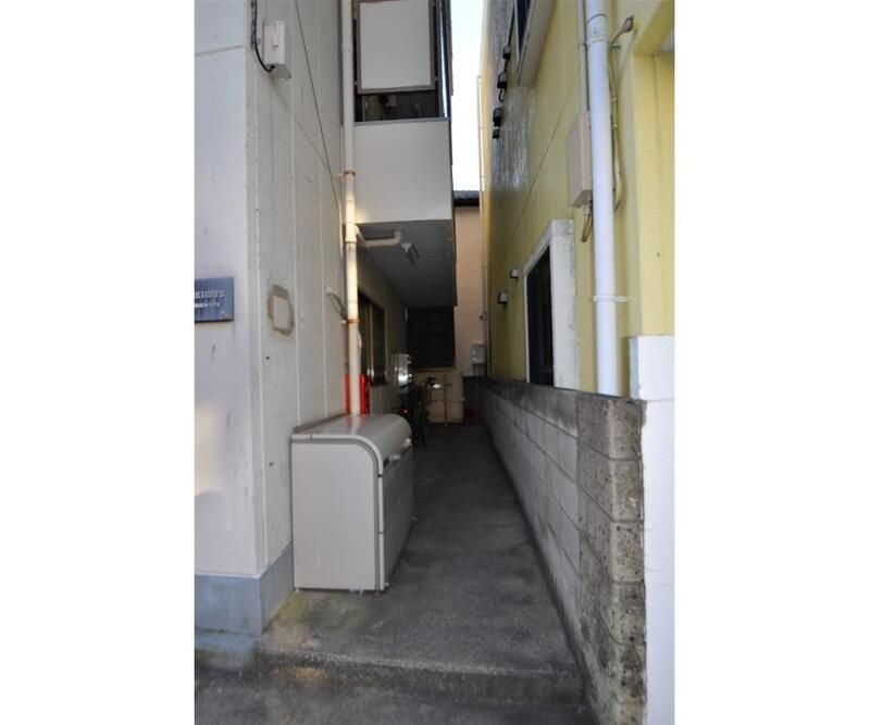 戸枝ハイツのエントランス