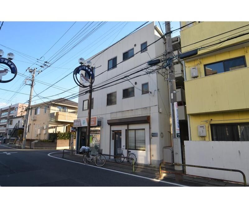 戸枝ハイツのエントランス