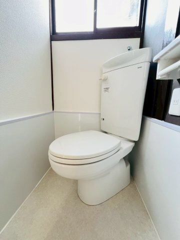 五色山6丁目貸家のトイレ
