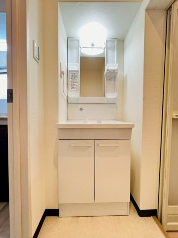 五色山6丁目貸家の洗面所