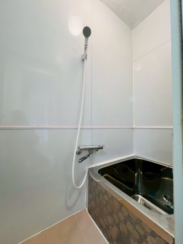 五色山6丁目貸家の浴室