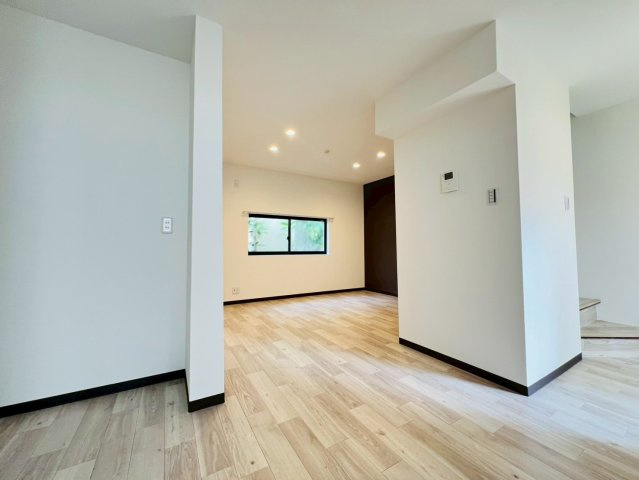 五色山6丁目貸家の居間・リビング