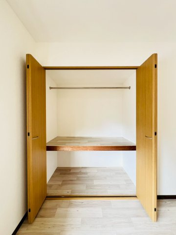 五色山6丁目貸家の収納