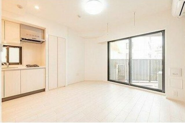 ライオンズフォーシア中野の居間・リビング