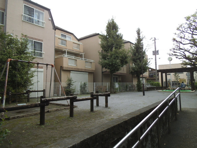 フレスコ志茂駅前のその他|物件の目の前にはこちらの公園がございます。