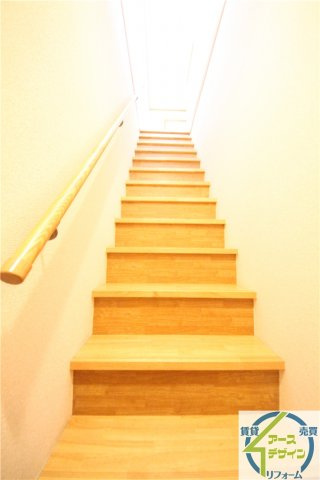 セレッソ八木の内装|階段があります