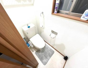 本町3丁目戸建のトイレ