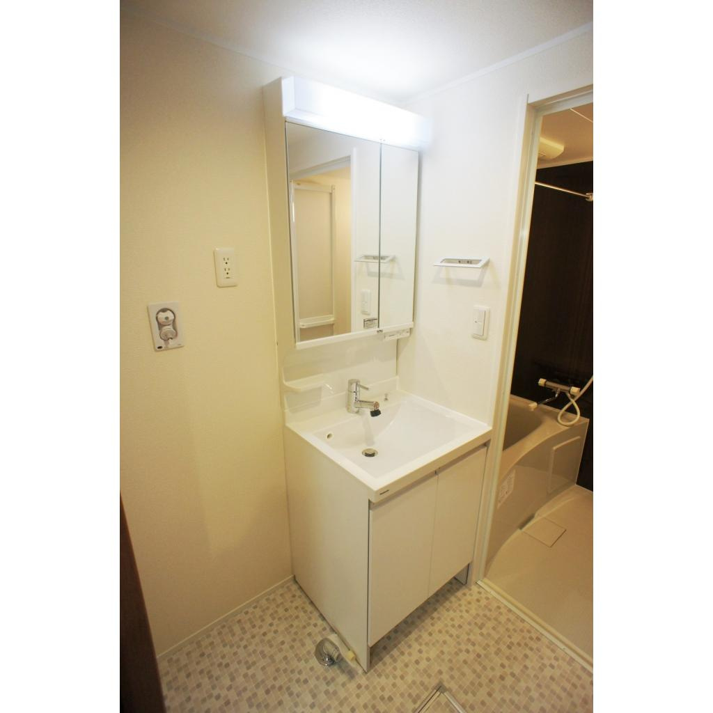 フルール石神井公園の洗面所|脱衣スペースもあります