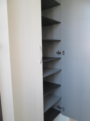 【玄関】 | トリニティ東神奈川 | 下駄箱※別室写真