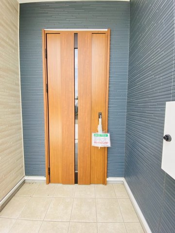 よかタウン／菊池郡大津町下町４期／６号棟の玄関
