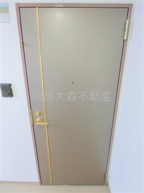 クレール羽田の玄関