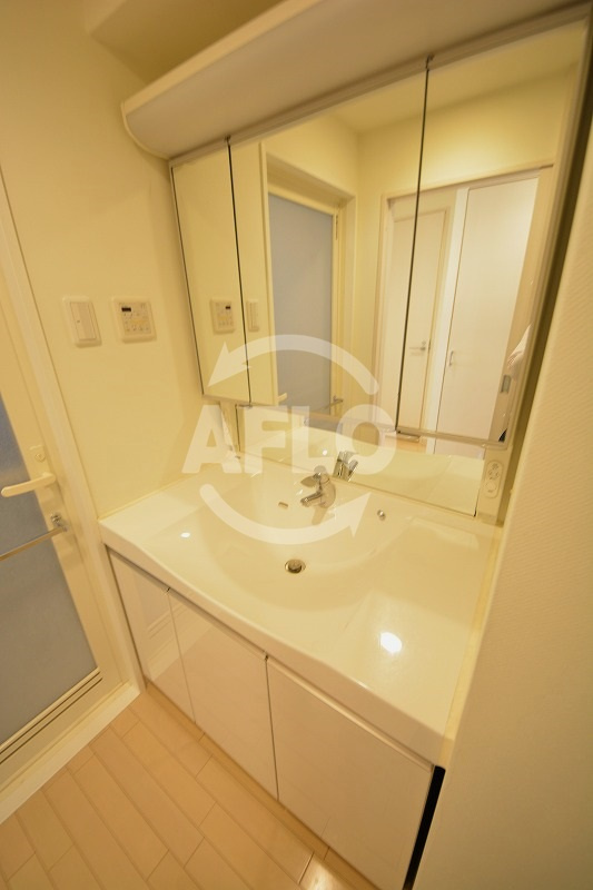 アーバンエース夕陽丘パルの独立洗面台|アーバンエース夕陽丘パル　洗面化粧台