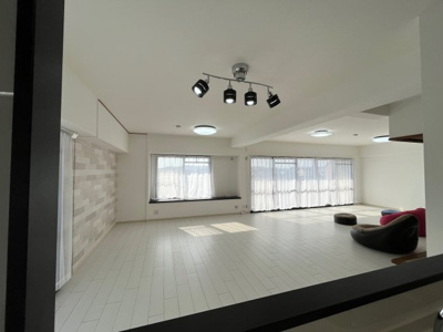 【キッチン】 | ライオンズマンション鈴蘭台壱番館 | カウンターキッチンなので小さなお子様がいても目が行き届いて安心です。