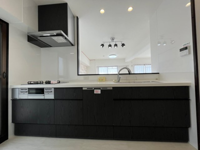 【キッチン】 | ライオンズマンション鈴蘭台壱番館 | 二人並んでの調理も余裕の広さですね。