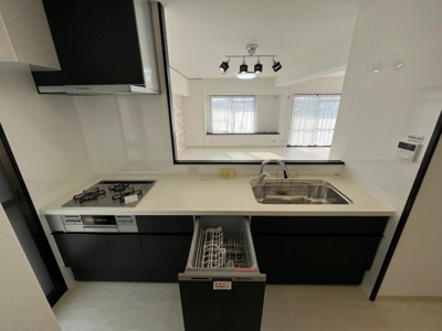 【キッチン】 | ライオンズマンション鈴蘭台壱番館 | 食洗機、浄水器水栓付きです。