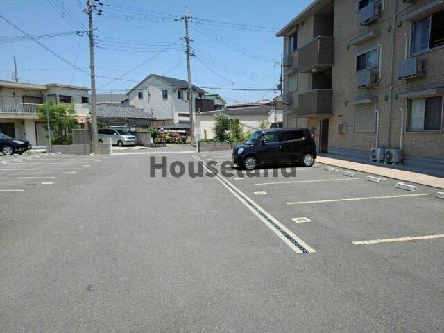 ウエストゲートの駐車場