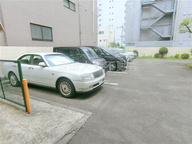 ライオンズマンション久が原の駐車場