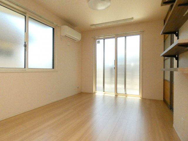 エスタ・ビエンの居間・リビング