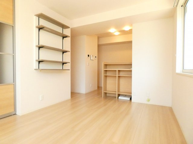 エスタ・ビエンの居間・リビング