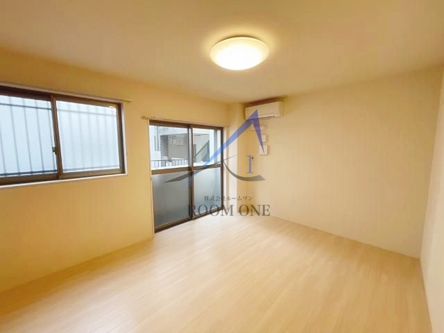 Ｒｅｆｉｎａｄｏ元住吉の居間・リビング|洋室のお部屋です。