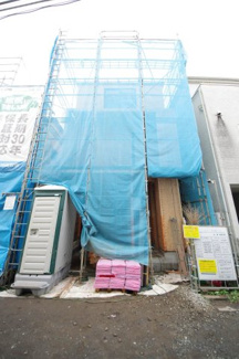 【外観】 | 【仲介手数料無料！！】府中市寿町３丁目　新築戸建て（全2棟）A号棟　6190万円 | 令和7年11月2日撮影　建築中