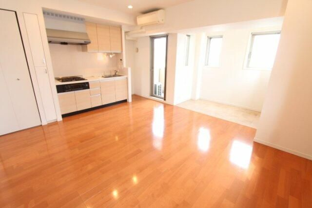 プライムアーバン池袋の居間・リビング