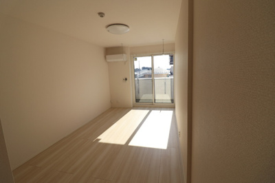 【居間・リビング】 | アクトルシェリア | こちらのリビングで趣味の時間をお楽しみください