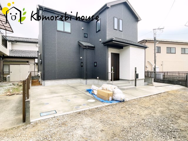 見沼区堀崎町579番　新築一戸建て　ハートフルタウン　Aの駐車場|並列2台駐車が可能なゆとりあるスペース。来客時や将来車が増えても安心の使い勝手です。