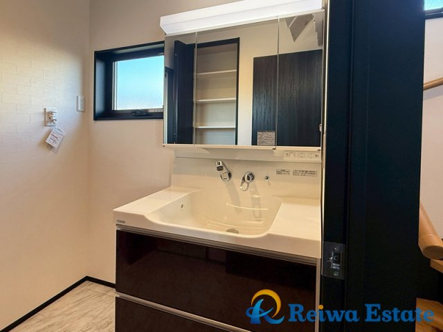 新築戸建　高座郡寒川町小動の独立洗面台