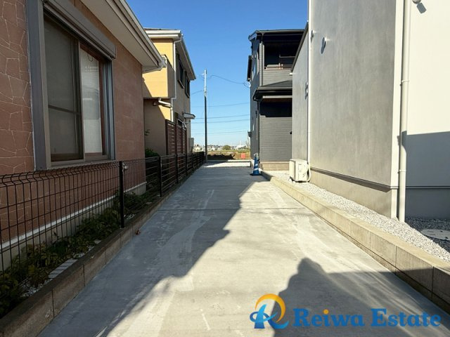 新築戸建　高座郡寒川町小動の駐車場