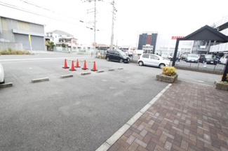 【駐車場】